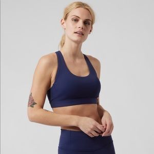 Athleta active set: Ultimate sports bra w/ Ultimate stash pocket 7/8 tight